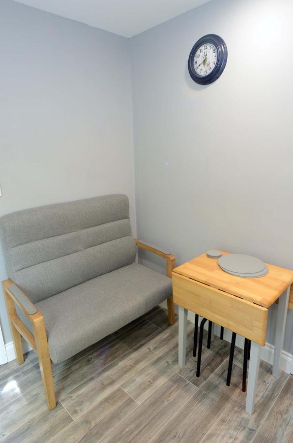 Tawny Lodge Westport Bagian luar foto